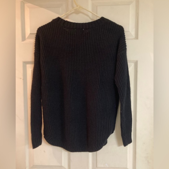 So Sweater light weight. Longsleeve, - Picture 2 of 4